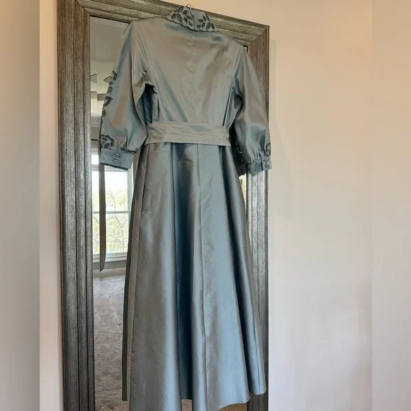 Rickie Freeman/Teri John Taffeta Shirtdress Gown With Eyelet Sleeve And Collar - Picture 4 of 9
